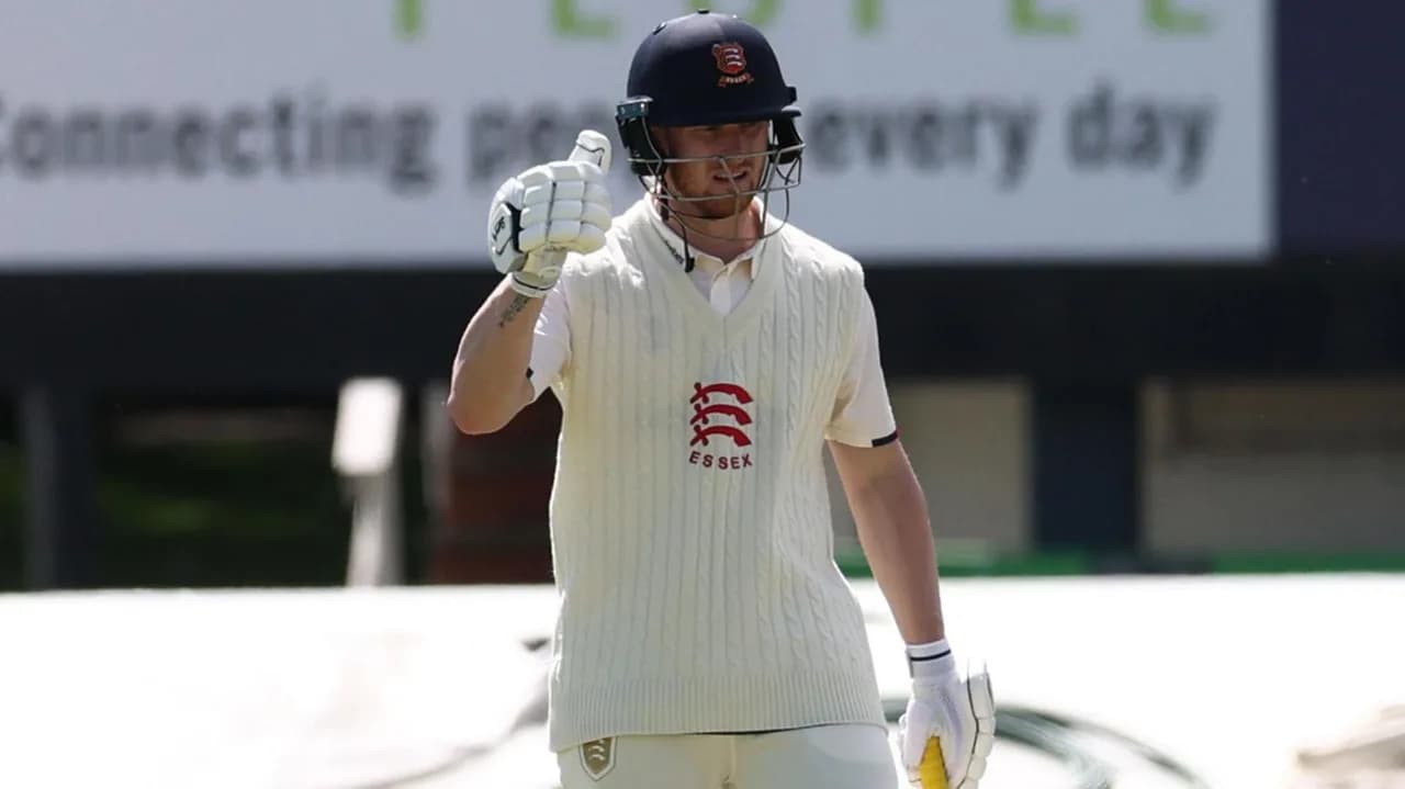 Cox's England Call-Up Celebration Fires Essex to 342-5