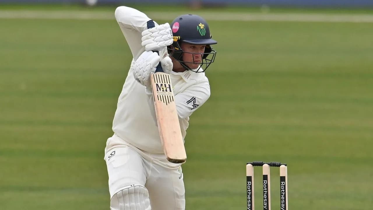 Ingram's 80* Keeps Glamorgan on Top After Bamber Fightback