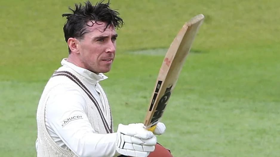Lawrence's Record-Breaking Century Blitz Can't Force Surrey Win