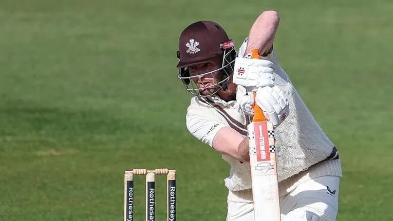 Sibley's Gritty 74 Gives Surrey Hope Against Essex