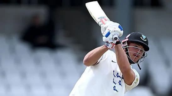 Tom Clark Commits to Sussex Despite Financial Crisis