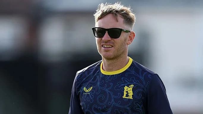 Westwood Confident as Warwickshire Stay in Title Hunt